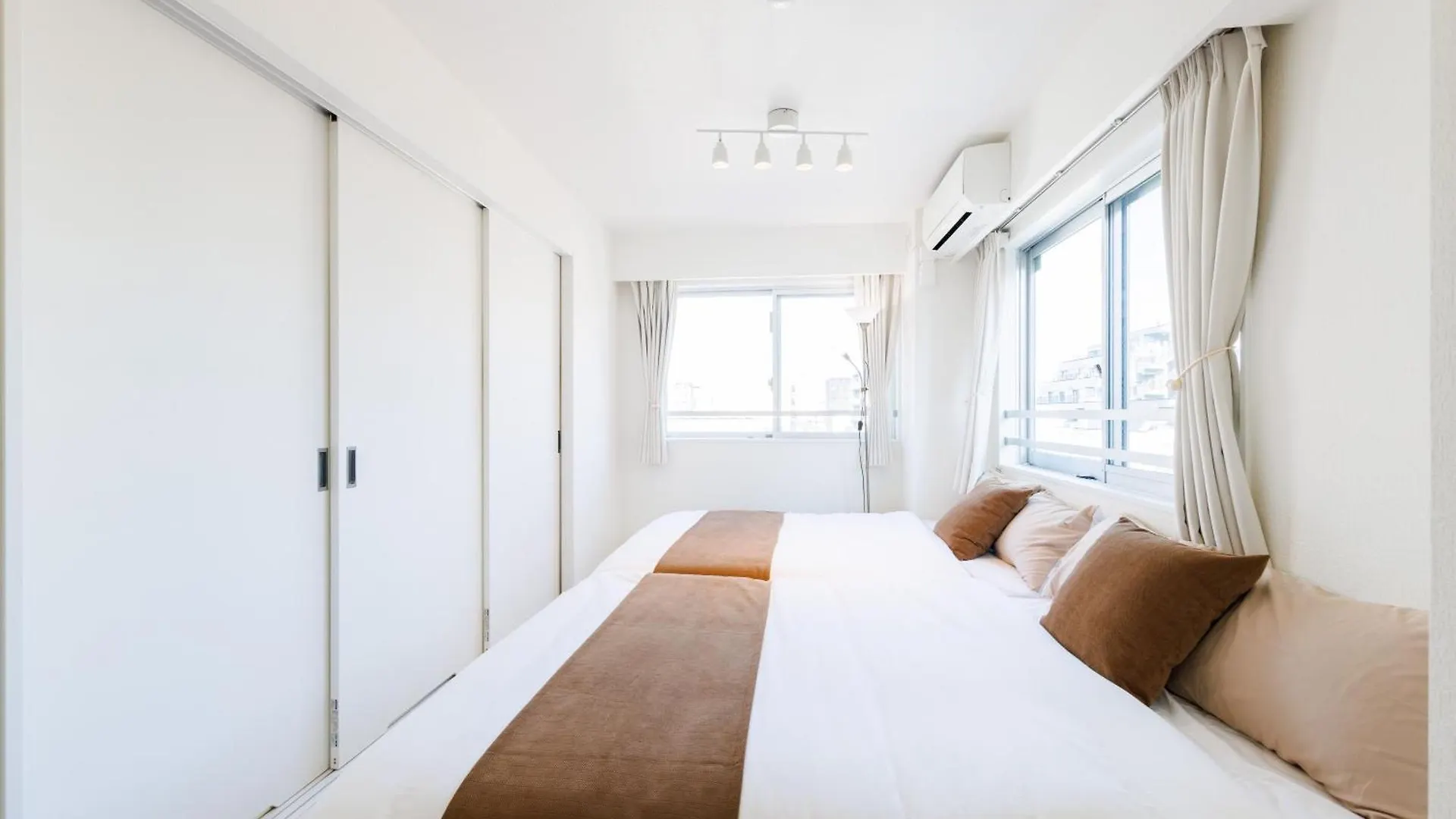 Apartment Walk To Asakusa, Sky Tree Max16P Tokyo Japan